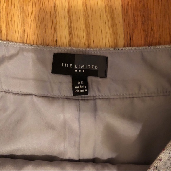 SOLD The Limited Gray and Red A-Line Skirt - Picture 3 of 6